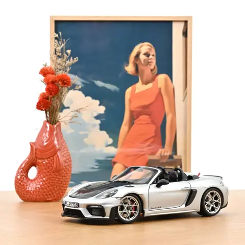 Porsche 718 Spyder Rs W/ Weissach Pack 2023 Gt-Silvermetallic 1:18 1